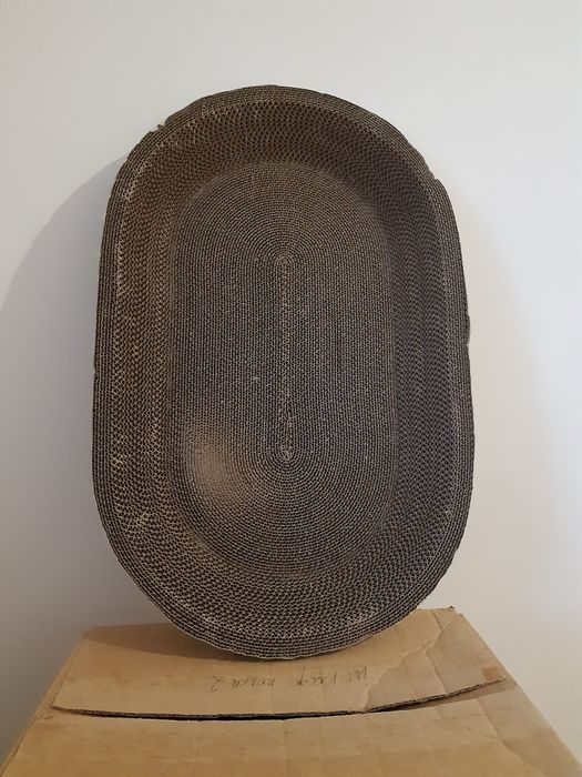 продам новую лежанку когтеточку