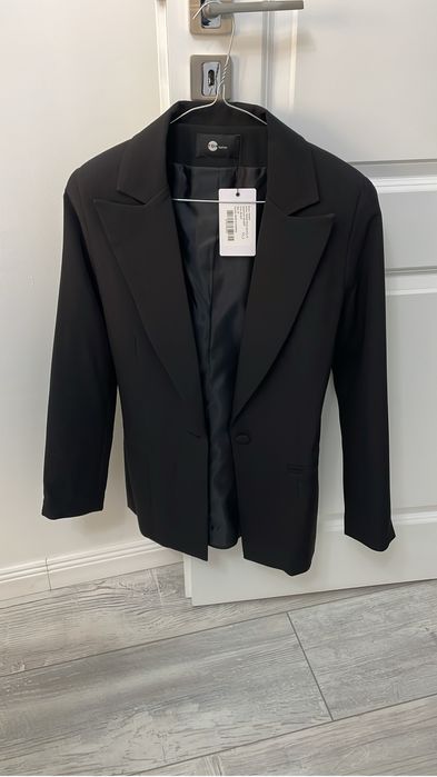 Costum nou cu eticheta marimea s