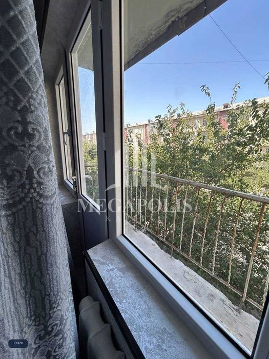 BUXORO,GULIVERDA ARZON NARXDA 1 xonali kvartira sotiladi.№979