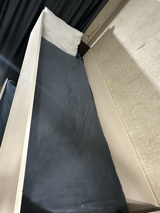 продам двухъярусную кровать СРОЧНО