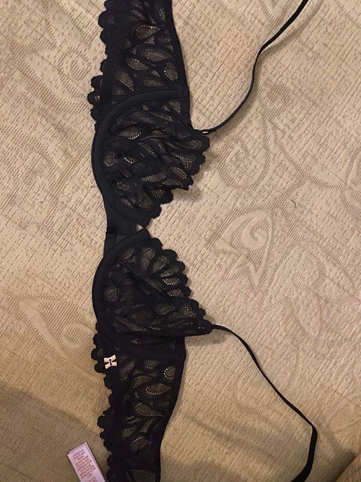 Sutien Fenty dantelat negru