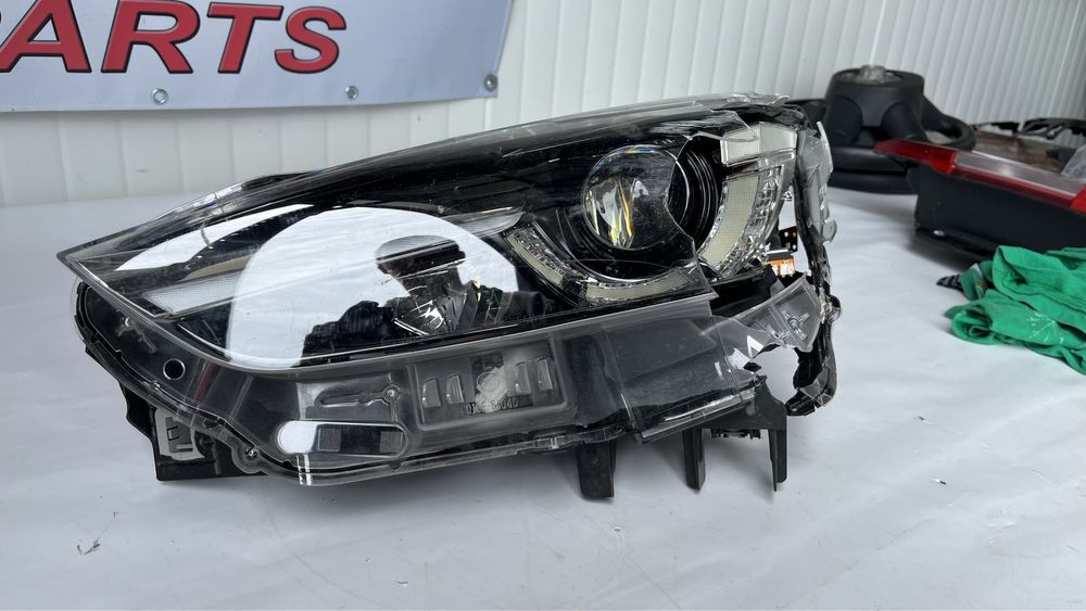 Ляв фар Mazda CX-3 2014-