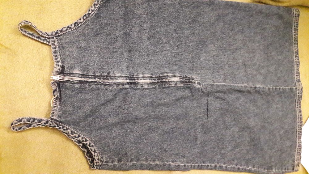 pantalon roz,bluza, rochie blugi fete 134-140 cm+bonus pluş