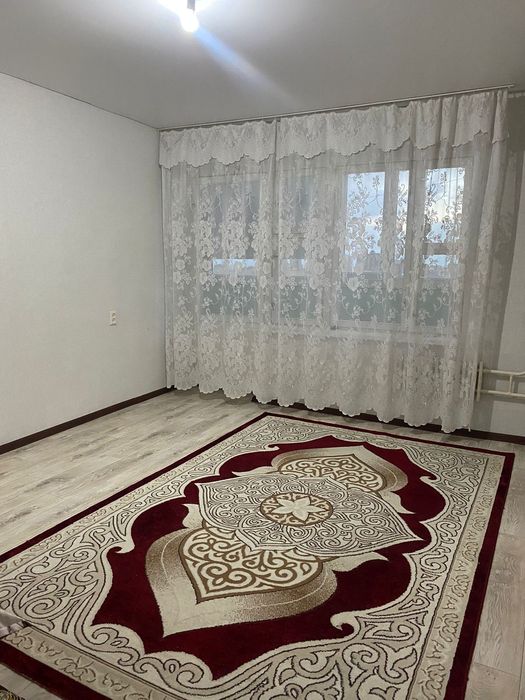 Продаётся 1 ком кв 12 мкр 33д