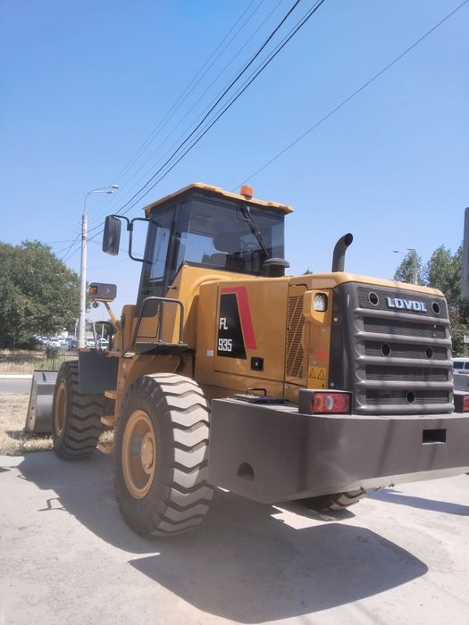 Фронтальный погрузчик  LOVOL FL935H