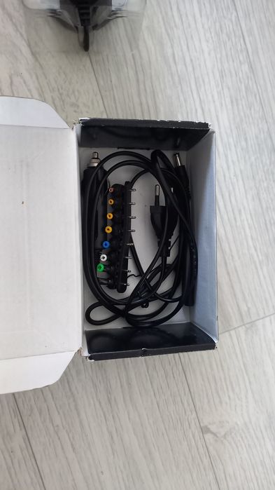 Универсальное зарядное