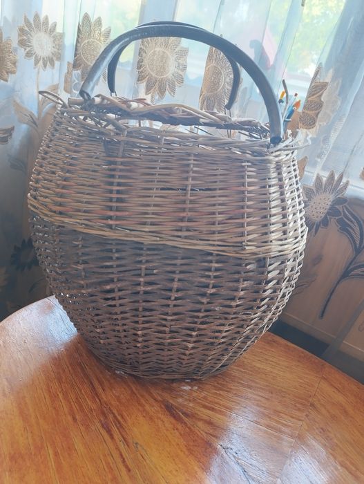 Скидка!Срочно продам плетёную корзинку
