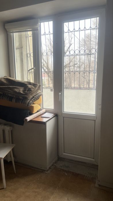 Окно с дверью пластиковое.       .         .