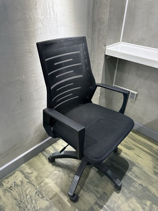 Офисные стулья 12 шт