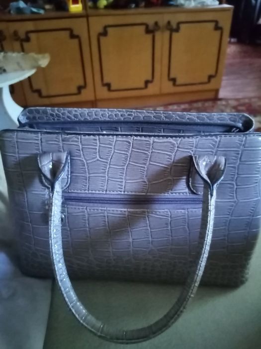 Продаю женскую сумку