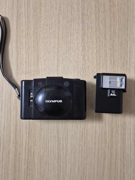 Aparat foto Olympus XA2 cu flash A1L