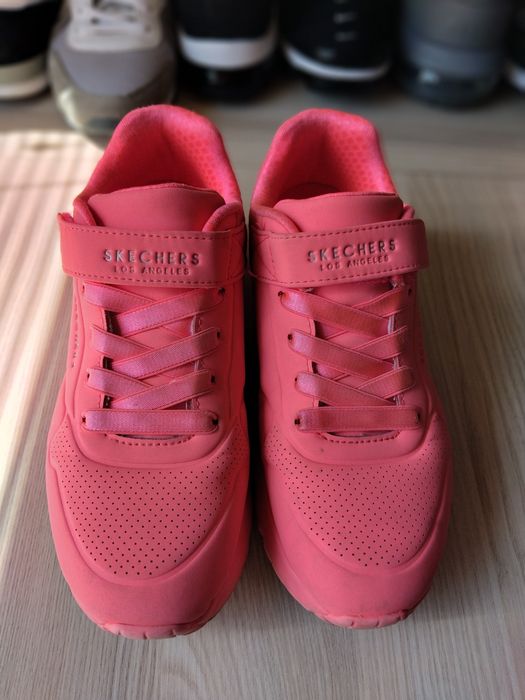 Маратонки Skechers неоново розово
