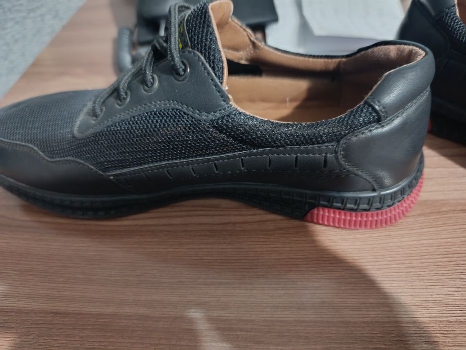 Продаю новые кроссовки