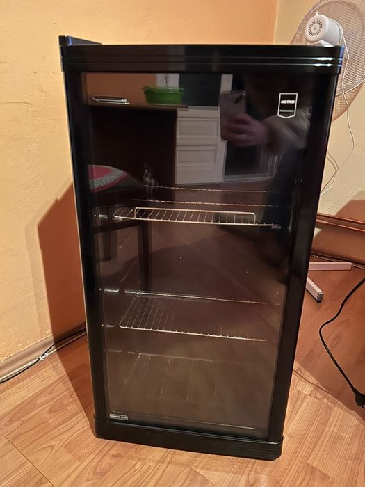 Vand frigider si viyrina calda ambele in stare buna