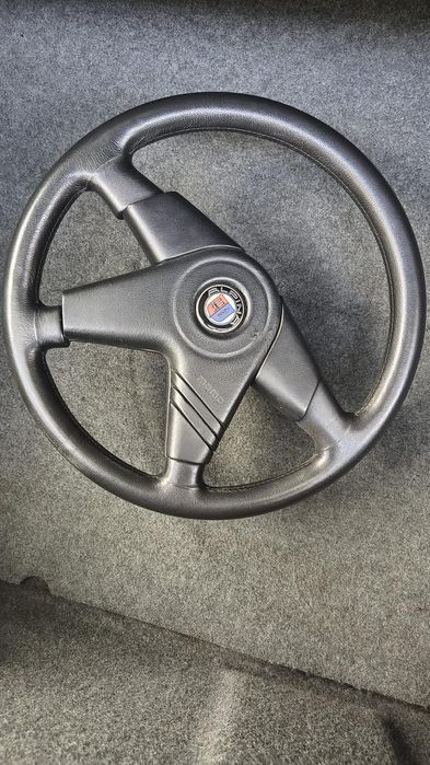 Canistra BMW..blocant E30