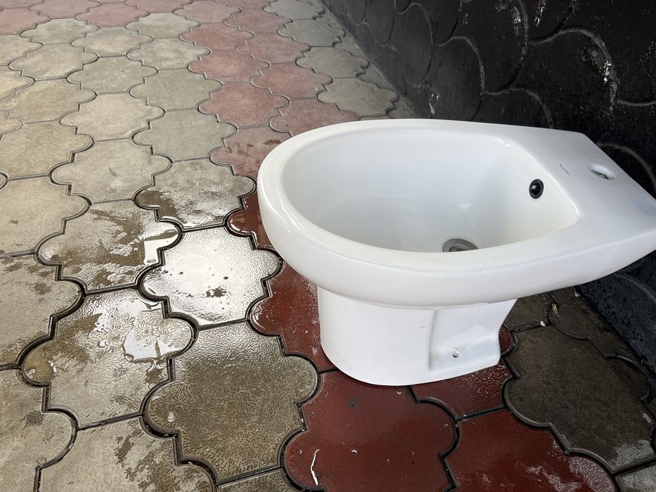 Биде в нормальном состоянии продам .