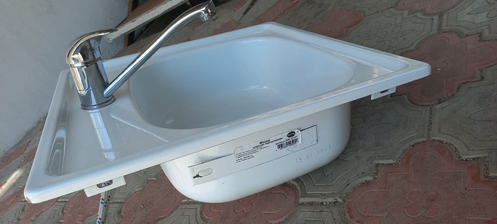 Раковина Смеситель Шланги