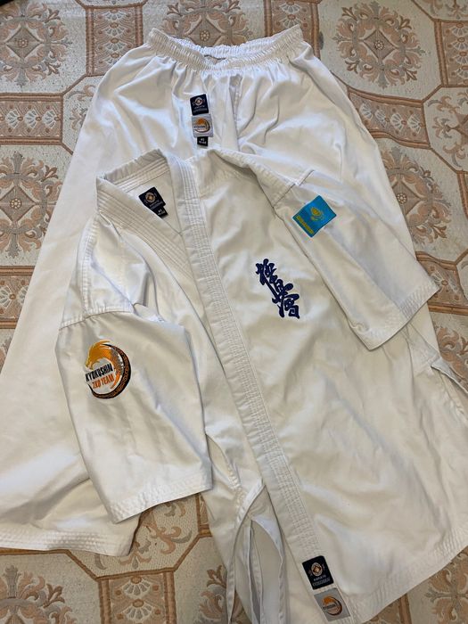Продам кимоно для карате