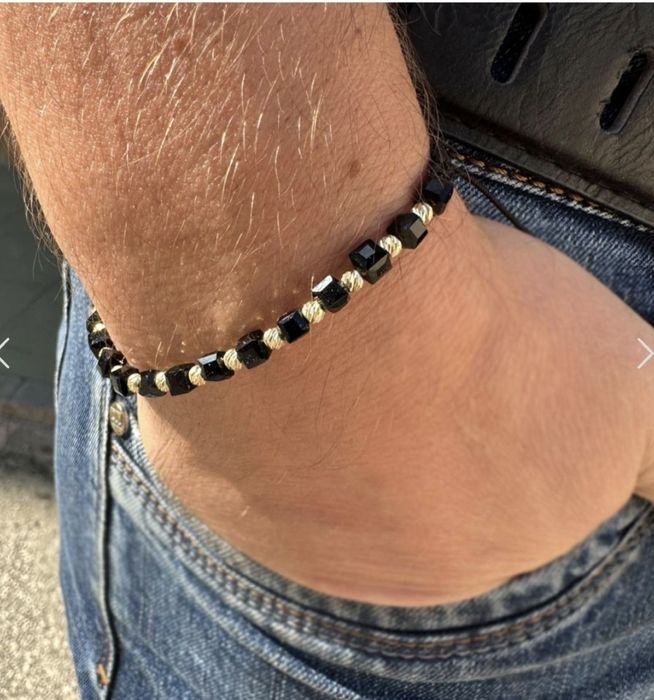 Коледните промоции със златни топчета