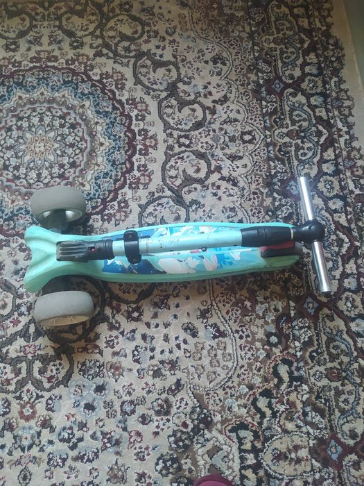 Продам самокат детский