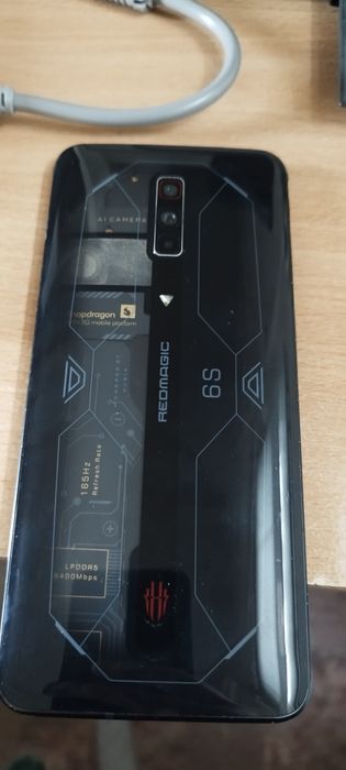 Продам игровой телефон redmagic