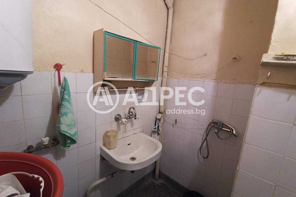 Продава се Тристаен апартамент в Разград, Център - 77 кв.м за 1126 €/кв.м - Снимка #12