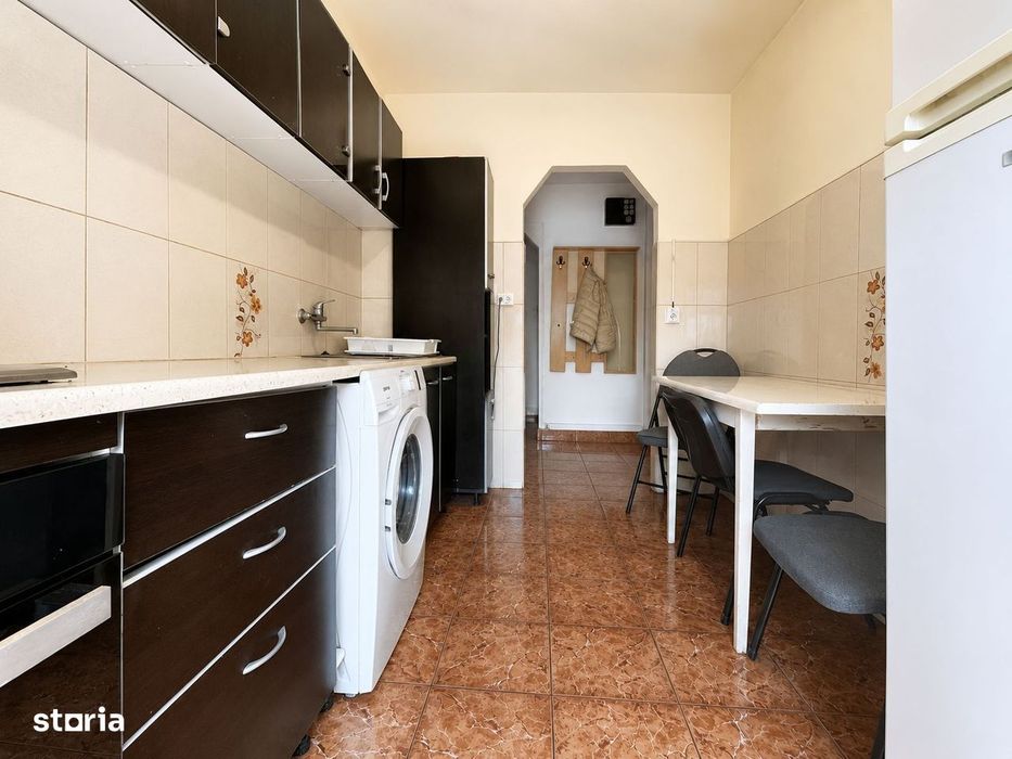 De inchiriat apartament cu 3 camere - zona Lipovei