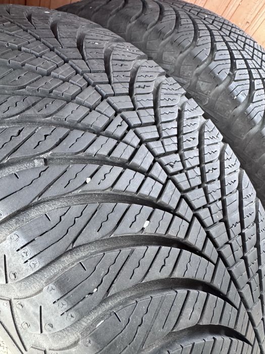 2x 205/60/16 goodyear vector, iarna,  6.3mm.