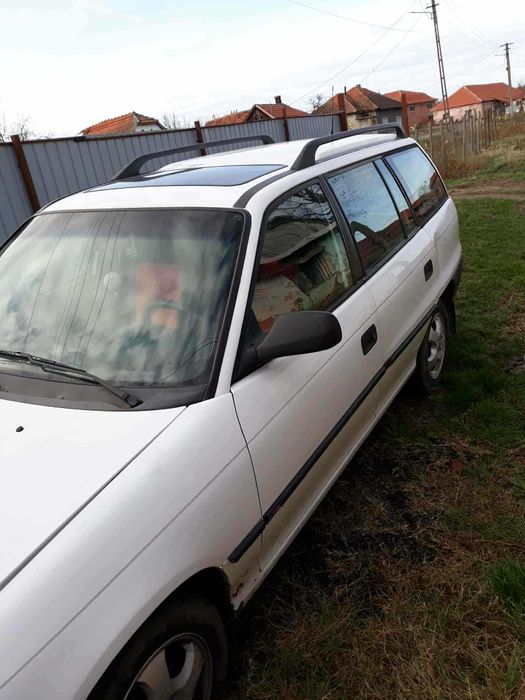 Vind opel astra 1.6 16v benzina