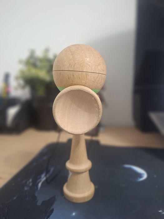 Kendama krom verde, semne de folosință usoare