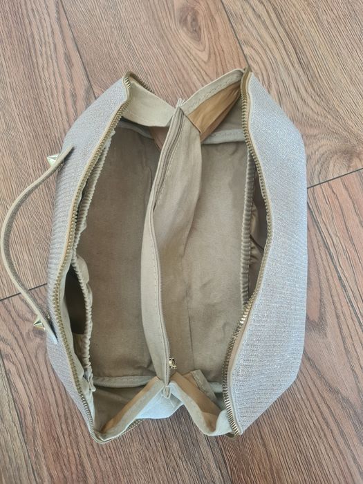 Дамски несесер за гримове