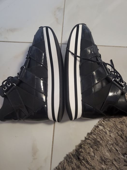 Маркови боти Armani