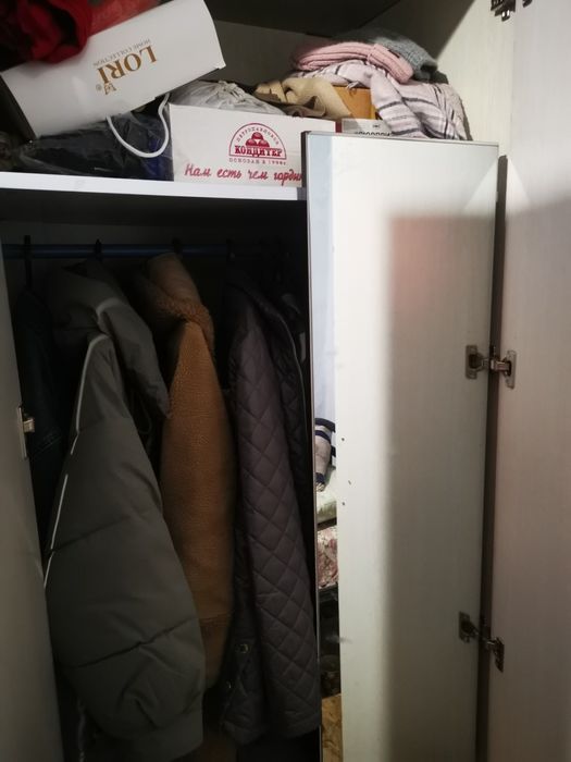 Продам шкаф с угловым столом