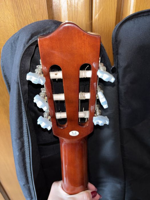 Китара Stagg C512 + калъф, столче, резервни струни и каподастър