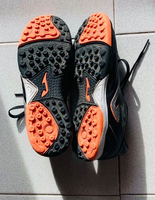 Детски бутонки за футбол