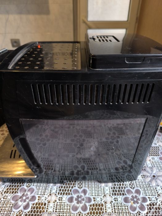 Продавам кафемашина делонги