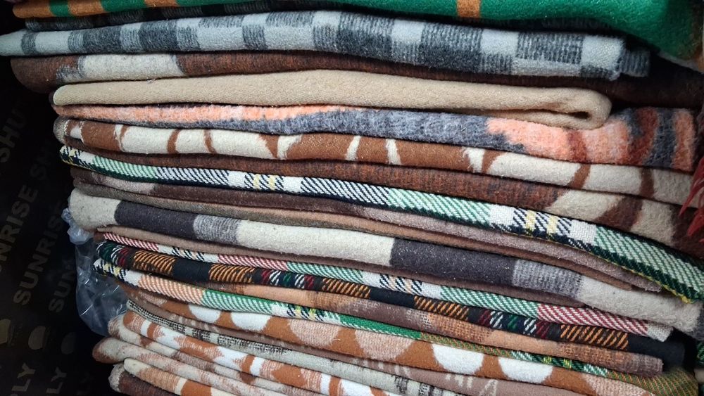 Зимни Одеяла 300бр Зимни 200 бр.вълнени и 100 бр.летни памучни