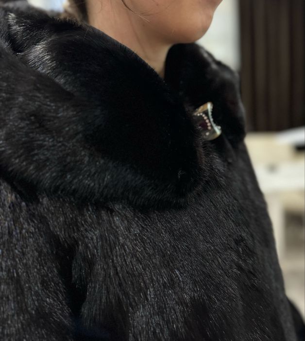 Продам норковую шубу