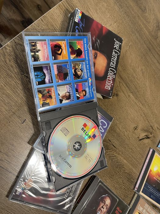 Колекция оригинални компакт дискове