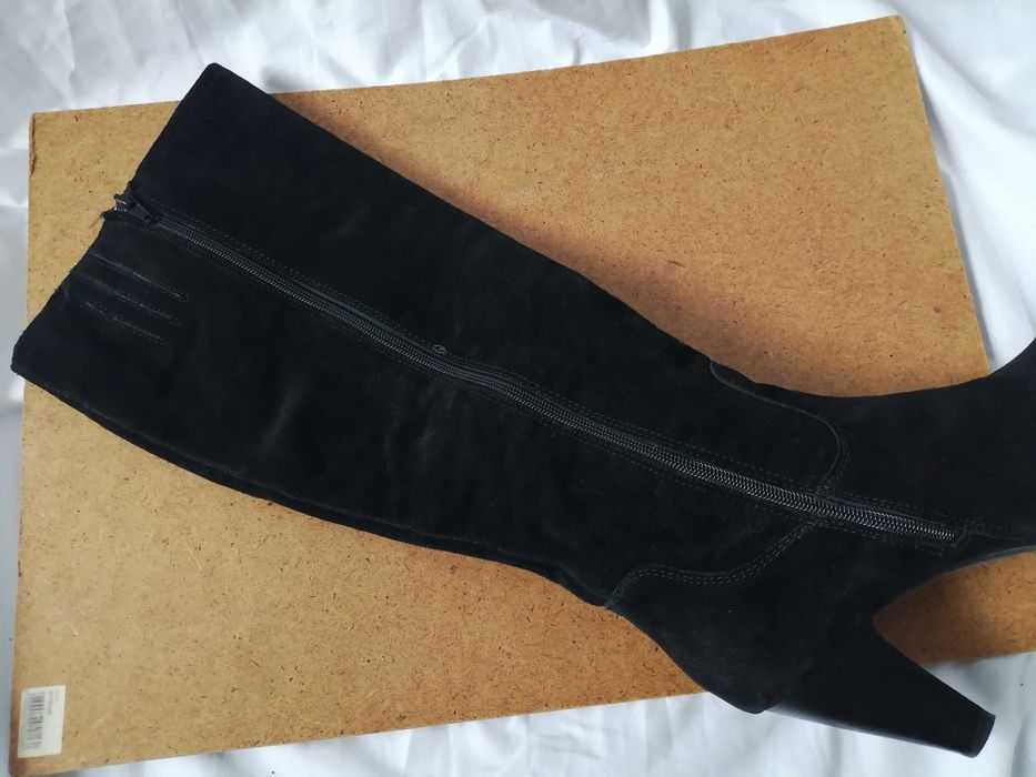 № 41 дамски ботуши естествен велур - с висок ток; марка Janet D.