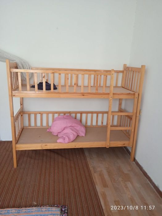 Iki etajniy kravat sotiladi,katala uchun.