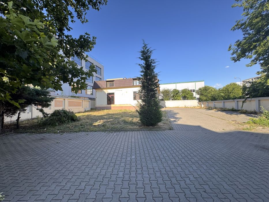 Casa centrala de inchiriat cu parcare