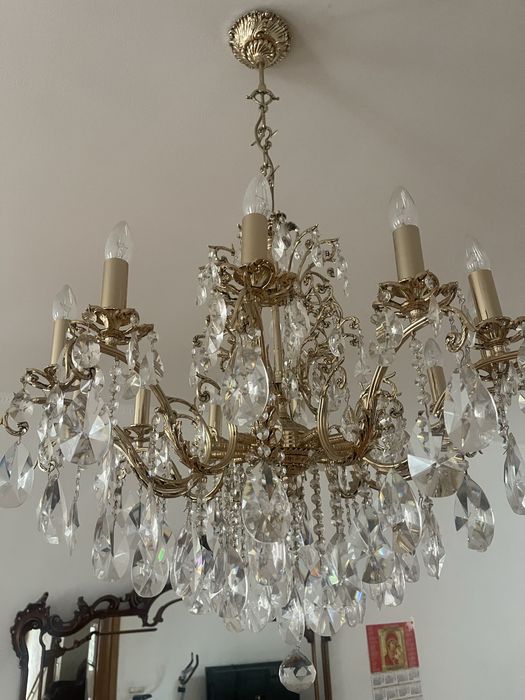 Продам чешскую люстру.