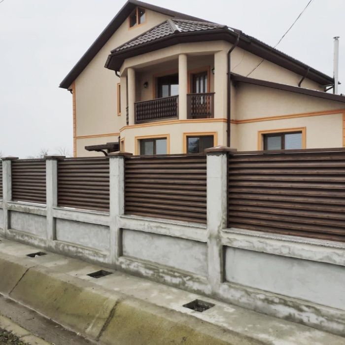 Gard Luvru PLUS, tip jaluzea culoare grande mat, grosime 0.5mm