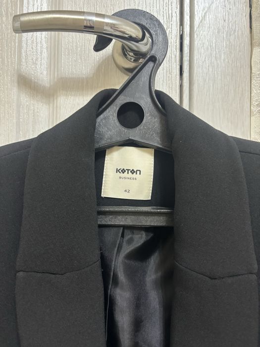 Продам пиджак 46р -8000т