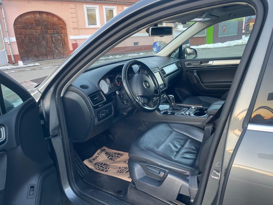 VW Touareg 262 cp