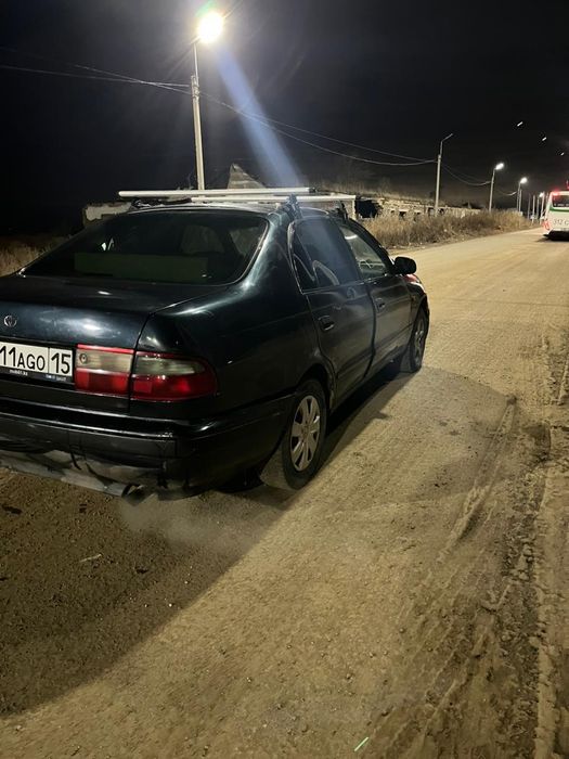 продается Машина toyota carina e 1995