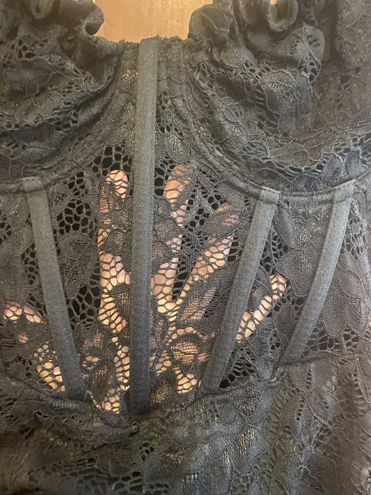 Rochita cu bustiera, dantela neagra