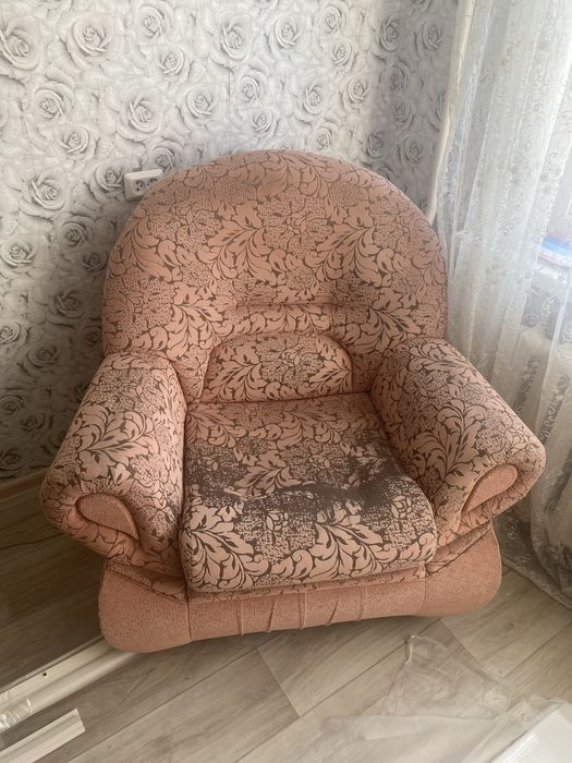 Продам диван и кресло