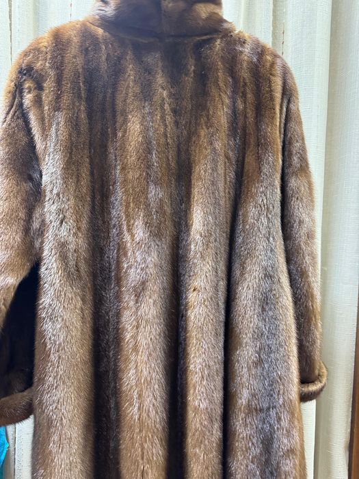 Продам норковую шубу